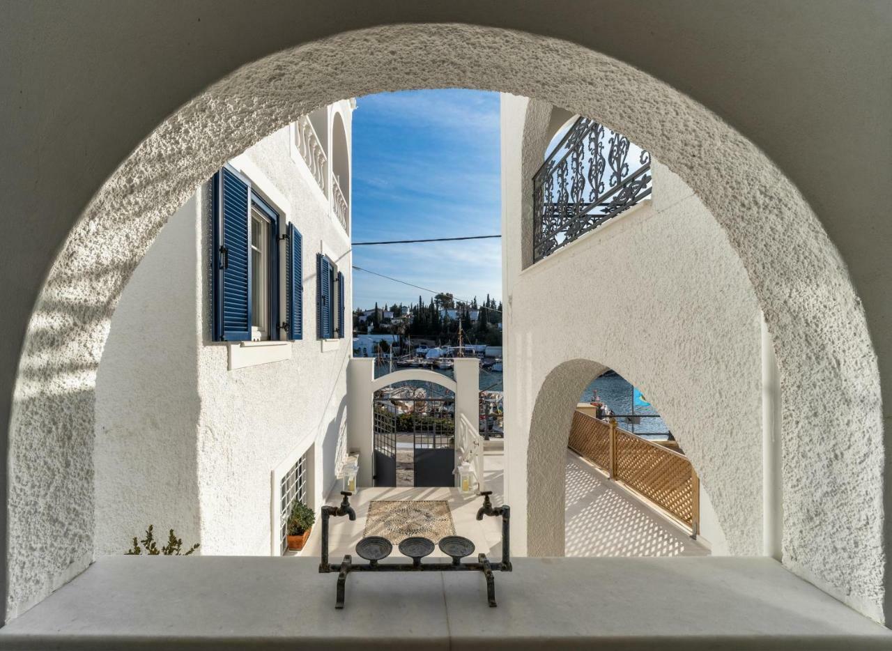 Porto Vecchio Luxury Suites Spétses Eksteriør bilde