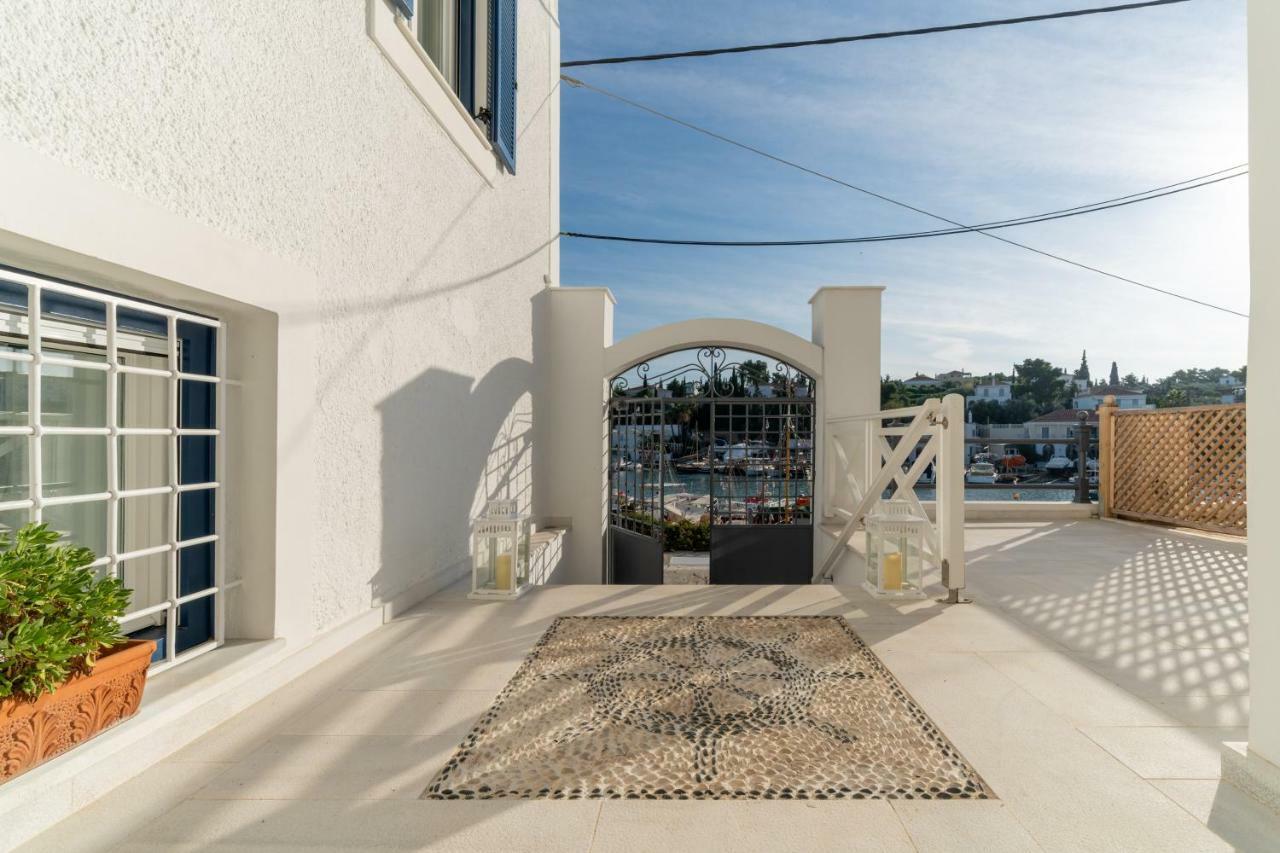 Porto Vecchio Luxury Suites Spétses Eksteriør bilde