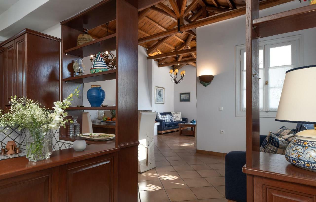 Porto Vecchio Luxury Suites Spétses Eksteriør bilde