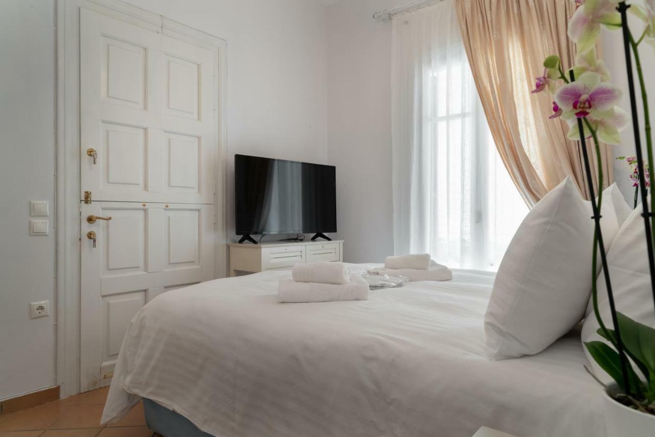 Porto Vecchio Luxury Suites Spétses Eksteriør bilde