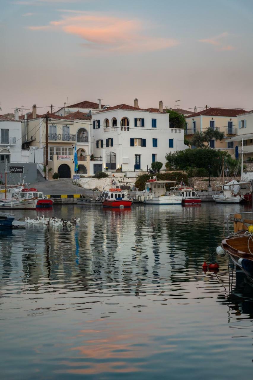 Porto Vecchio Luxury Suites Spétses Eksteriør bilde