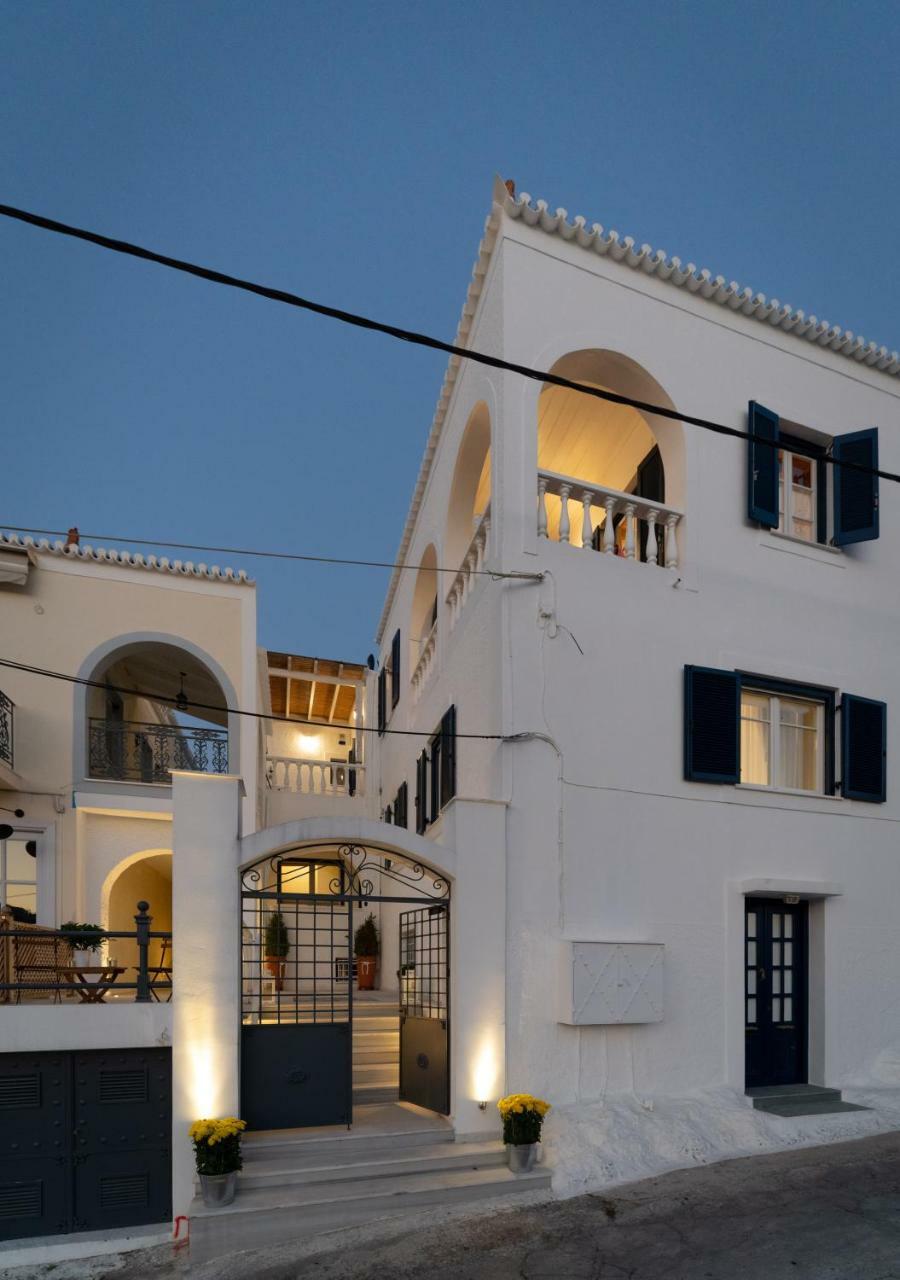 Porto Vecchio Luxury Suites Spétses Eksteriør bilde