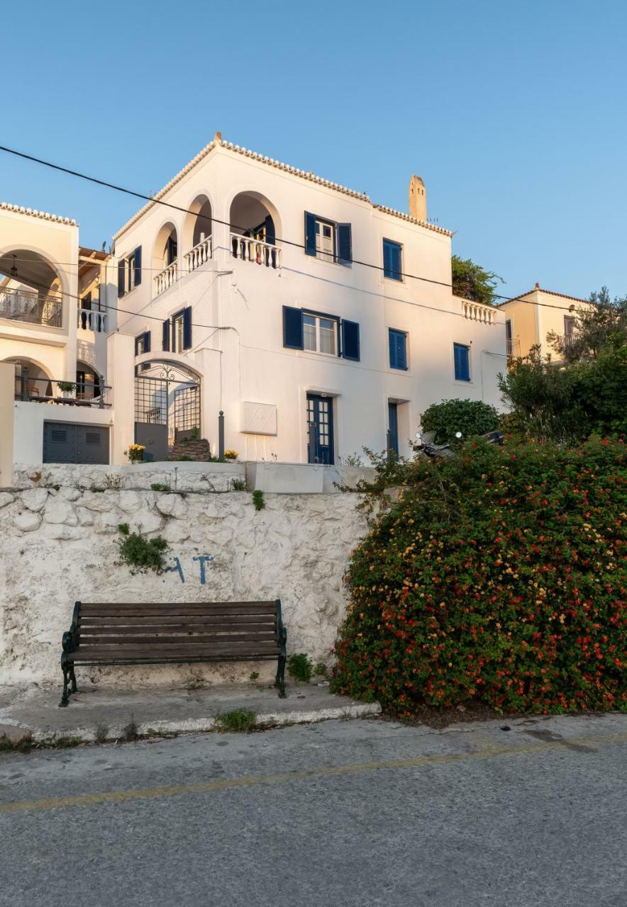 Porto Vecchio Luxury Suites Spétses Eksteriør bilde