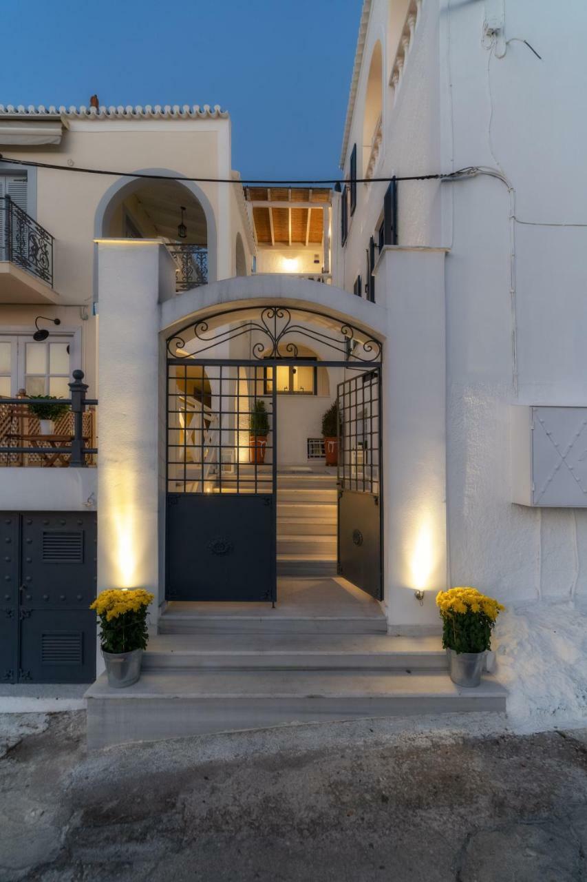 Porto Vecchio Luxury Suites Spétses Eksteriør bilde